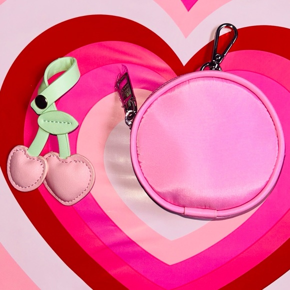 🆕 Steve Madden Quilted Sling Backpack With Mini Pouch & Cherry Charm NWT 🎒 - Picture 12 of 12